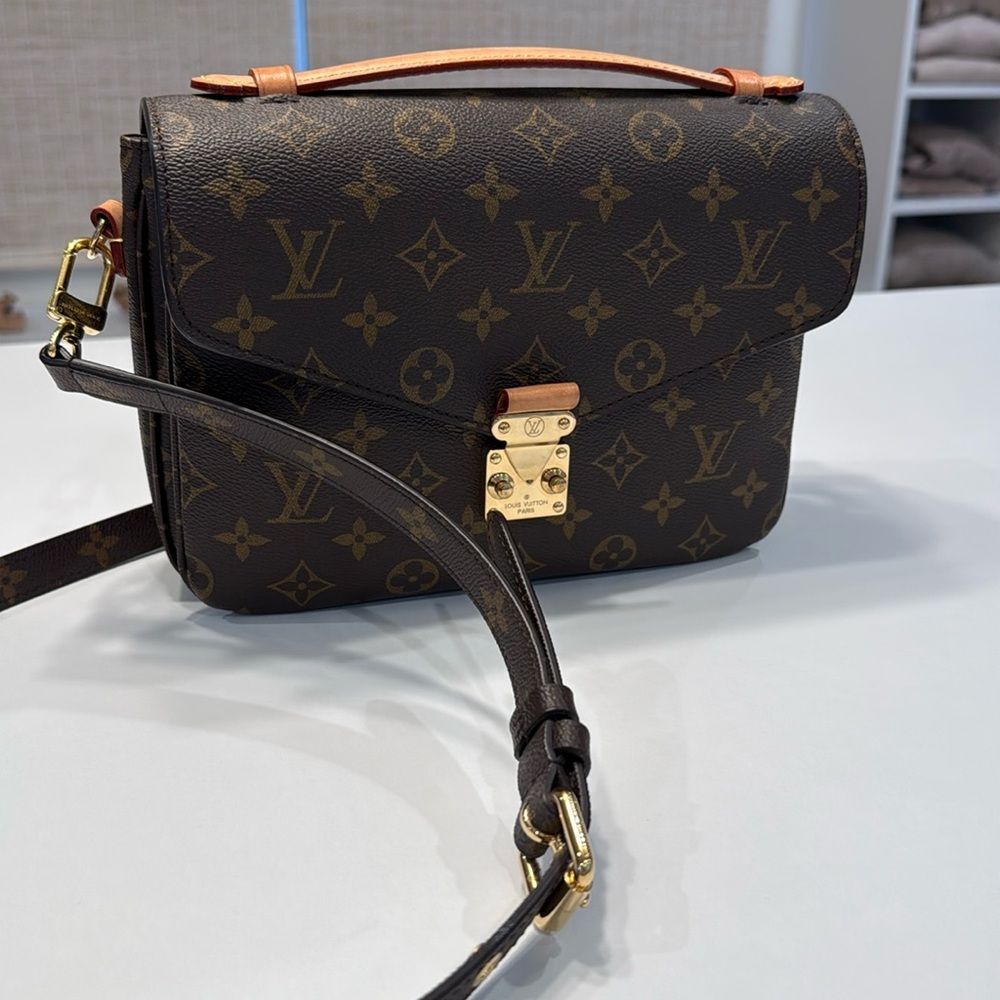 Louis Vuitton LV Monogram Pochette Métis